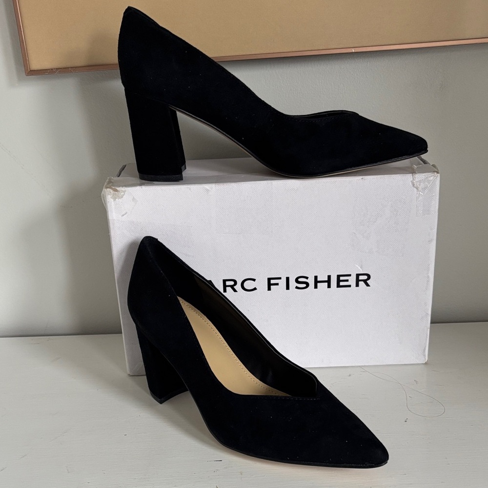 NWT Marc Fisher Black Suede Caitlin  Pointed Block Heels